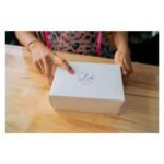 Caja autoarmable blanca logo 1 tinta